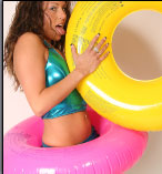 Taylor wears swim ring